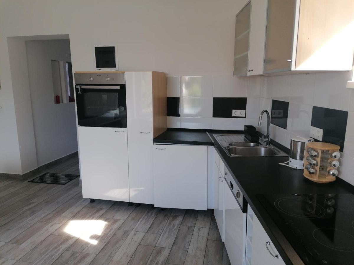 Cuki Apartmanok Домбовар Экстерьер фото
